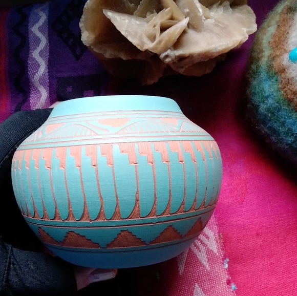 HOLD Vintage Navajo Pot by Susie Charlie - Picture 6 of 8